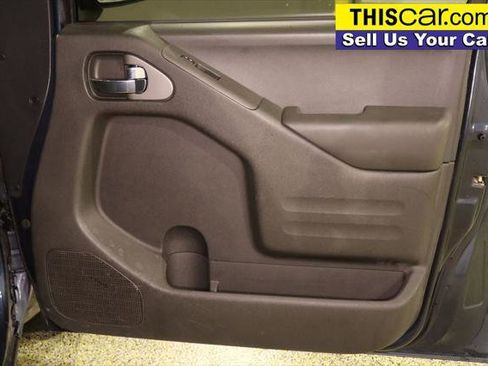 Used 2015 Nissan Frontier SV RWD image 21