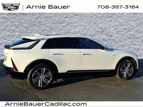 Certified 2024 Cadillac Lyriq Luxury image 6