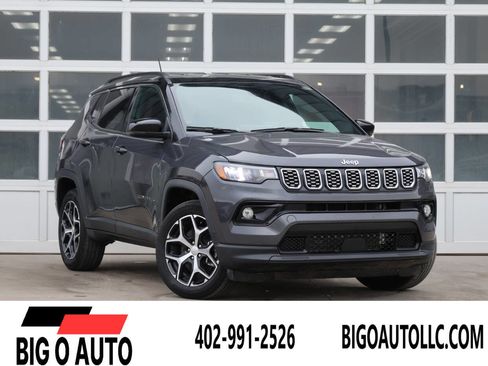 Used 2024 Jeep Compass Limited image 1