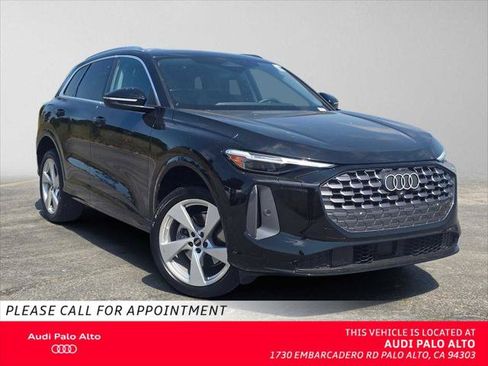 Used 2025 Audi Q5 Premium Plus w/ Premium Plus AWD/4WD image 1