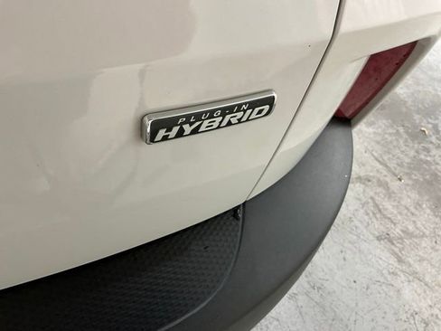 Used 2022 Ford Escape SEL w/ Technology Package FWD image 8