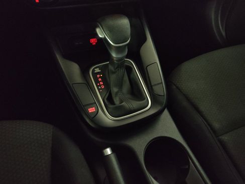 Used 2020 Kia Soul LX FWD image 26