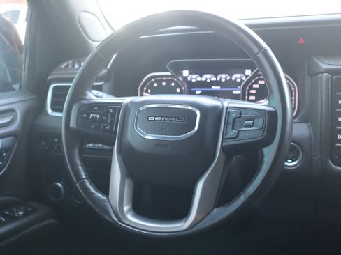 Used 2021 GMC Yukon Denali w/ Denali Premium Package AWD/4WD image 14