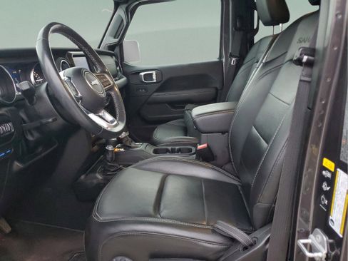 Used 2021 Jeep Wrangler Unlimited Sahara w/ Cold Weather Group image 15