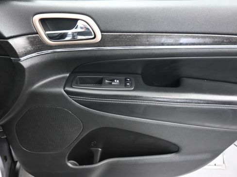 Used 2017 Jeep Grand Cherokee Limited AWD/4WD image 42