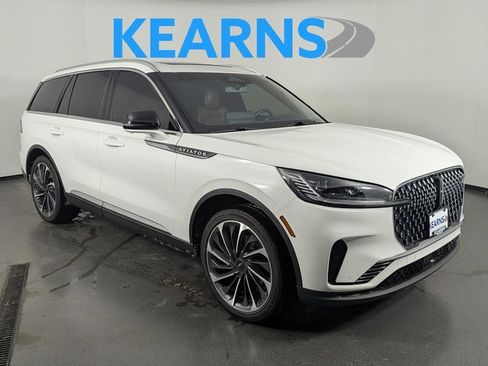Used 2025 Lincoln Aviator Reserve w/ Equipment Group 201A image 1