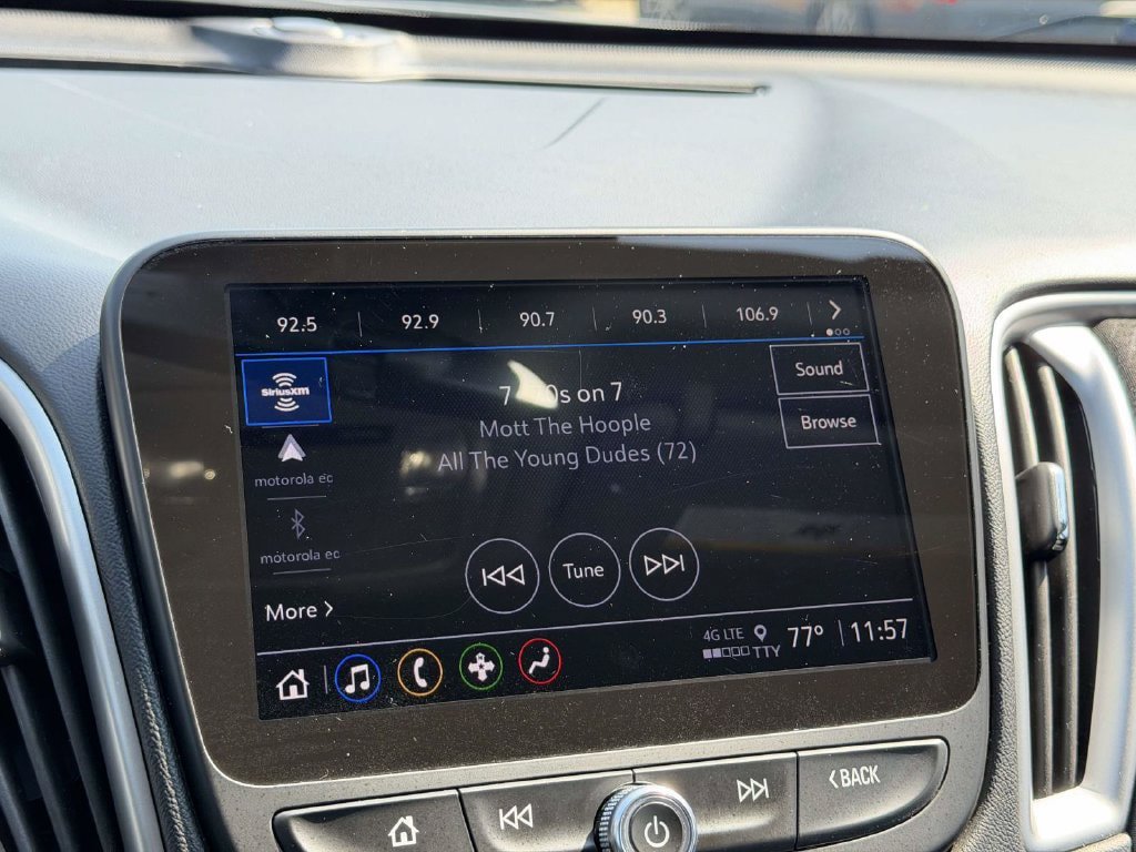 Used 2025 Chevrolet Malibu LT FWD image 3