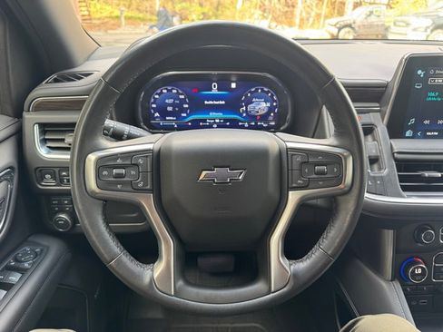 Used 2022 Chevrolet Suburban Z71 w/ Luxury Package image 22