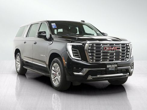 Used 2025 GMC Yukon XL Denali AWD/4WD image 7