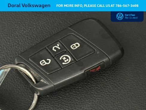 Certified 2022 Volkswagen Tiguan SE image 28