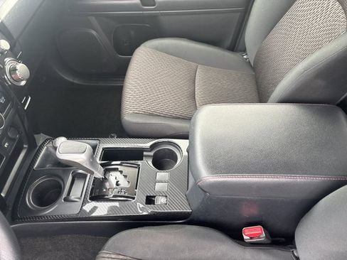 Used 2024 Toyota 4Runner TRD Off-Road image 13