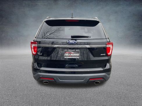 Used 2018 Ford Explorer XLT w/ Equipment Group 202A image 5