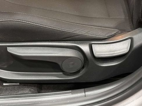Used 2023 Hyundai Elantra SEL FWD image 17
