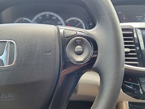 Used 2016 Honda Accord EX-L image 32