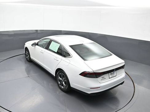 Certified 2023 Honda Accord EX image 39