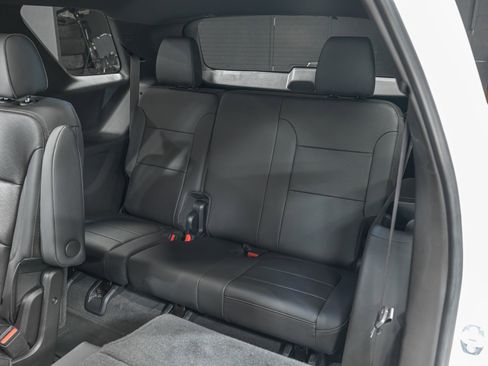 Used 2023 Chevrolet Traverse High Country w/ LPO, Floor Liner Package FWD image 29