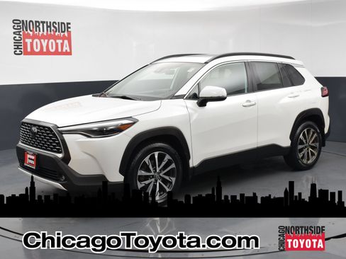 Used 2022 Toyota Corolla Cross XLE w/ Convenience Package AWD/4WD image 1