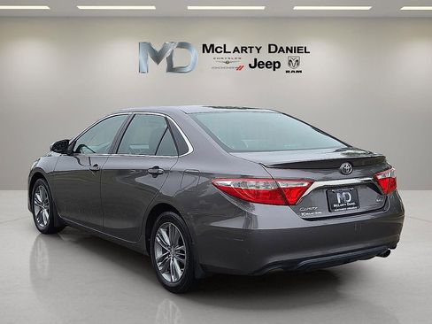 Used 2015 Toyota Camry SE FWD image 4