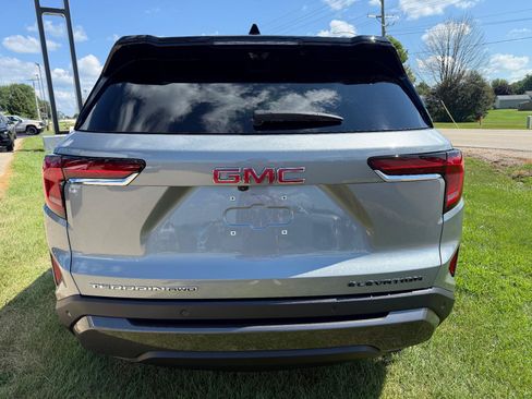 Used 2025 GMC Terrain Elevation w/ Elevation Premium Package AWD/4WD image 6