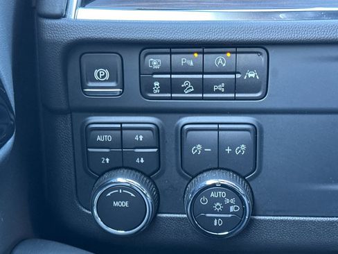 Certified 2025 Chevrolet Tahoe Z71 image 41