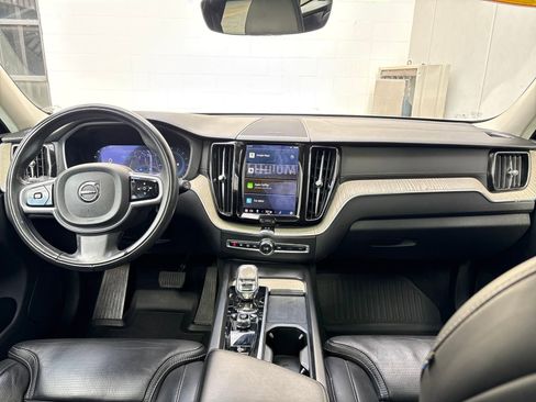 Certified 2022 Volvo XC60 B5 Inscription w/ Climate Package image 15