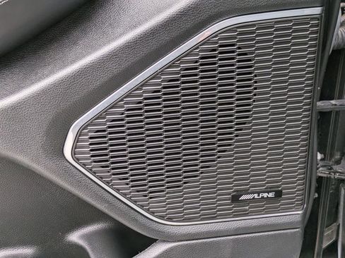 Certified 2022 Jeep Grand Cherokee Overland w/ Luxury Tech Group IV image 12