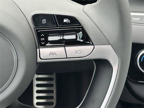 New 2025 Hyundai Elantra SEL image 25