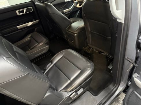 Certified 2022 Ford Explorer XLT w/ Equipment Group 202A image 54