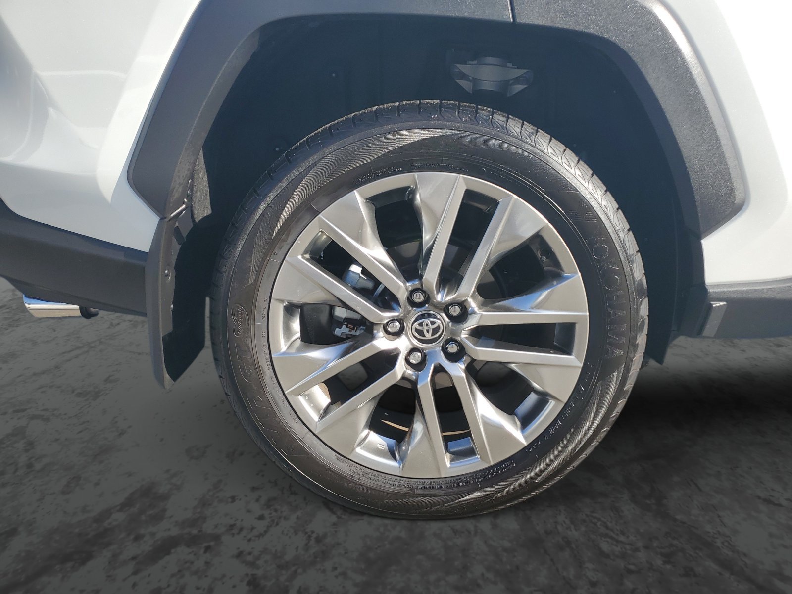Used 2025 Toyota RAV4 XLE Premium w/ Weather Package FWD image 5
