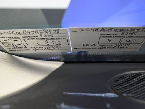 Used 2018 Dodge Grand Caravan SE w/ UConnect Hands-Free Group image 37