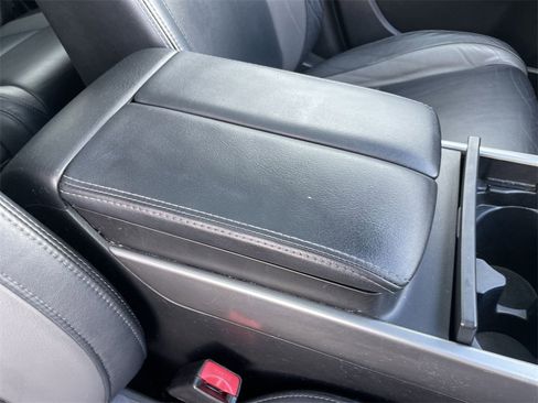 Used 2010 MAZDA CX-9 Grand Touring w/ Moonroof & Bose Audio Pkg image 32