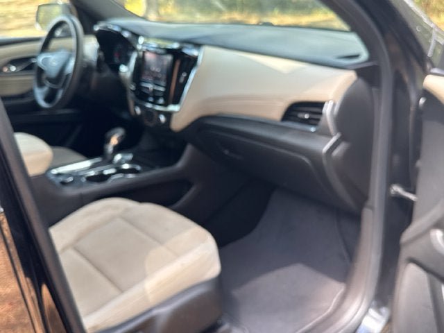 Used 2022 Chevrolet Traverse LS FWD image 14