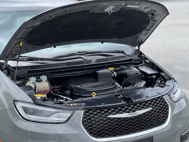 Used 2023 Chrysler Pacifica Touring-L FWD image 42