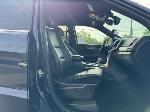 Used 2017 Jeep Grand Cherokee Limited AWD/4WD image 22