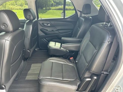Used 2021 Chevrolet Traverse RS AWD/4WD image 23