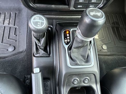 Used 2021 Jeep Wrangler Unlimited Sahara AWD/4WD image 21