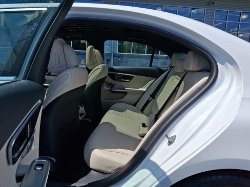 Certified 2024 Mercedes-Benz C 300 4MATIC Sedan image 10