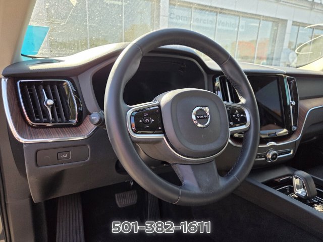 Used 2023 Volvo XC60 B5 Plus FWD image 11
