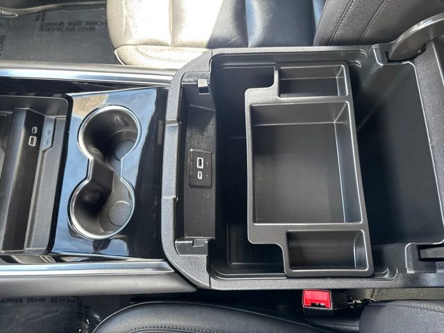 Used 2025 Chevrolet Suburban Z71 AWD/4WD image 27