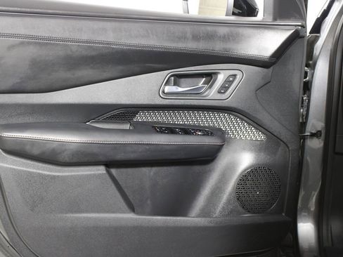 Used 2024 Nissan Ariya FWD image 28