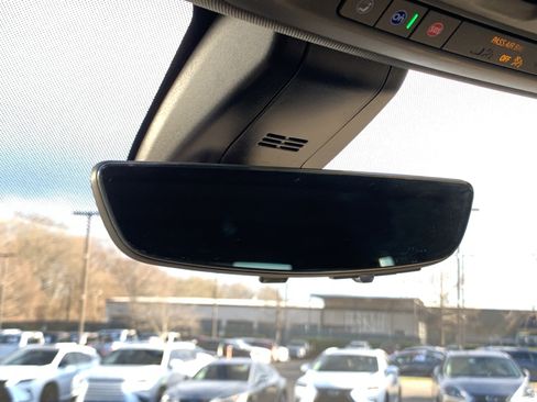 Used 2021 Chevrolet Tahoe Premier w/ Premium Package image 27