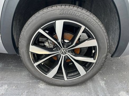 Used 2025 Volkswagen Atlas SEL Premium R-Line AWD/4WD image 9