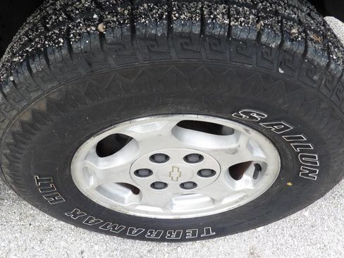 Used 2003 Chevrolet Avalanche 2WD image 13