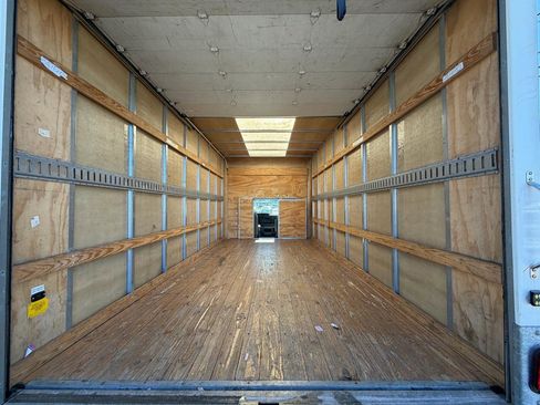 Used 2024 Ford E-350 and Econoline 350 Super Duty w/ Power Windows & Locks Group image 32