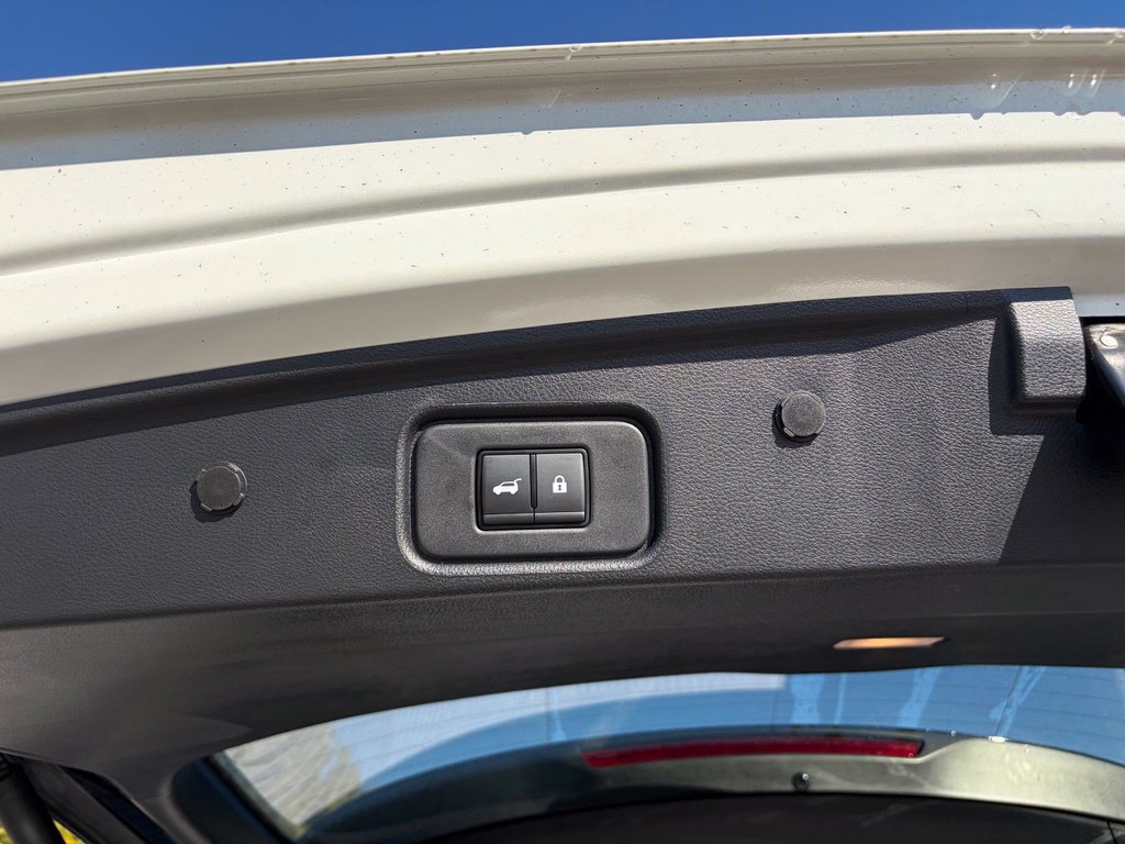 Used 2024 Nissan Pathfinder Platinum AWD/4WD image 6