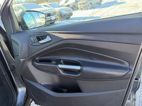 Used 2017 Ford Escape SE image 29