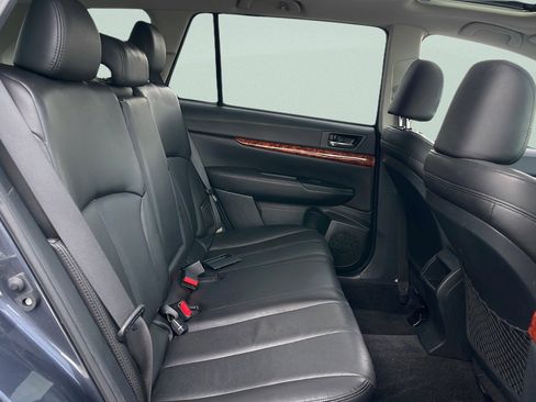 Used 2010 Subaru Outback 2.5i Limited w/ Popular Equipment Group 2A image 44