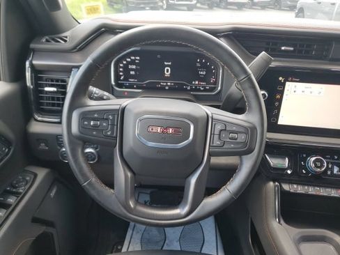 Used 2025 GMC Sierra 2500 AT4 AWD/4WD image 18