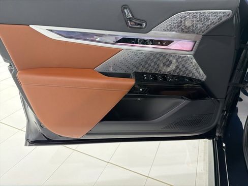 Certified 2023 BMW 760i xDrive w/ Executive Package image 10