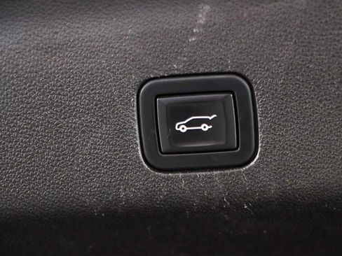 Used 2021 GMC Yukon SLT w/ SLT Luxury Plus Package image 36